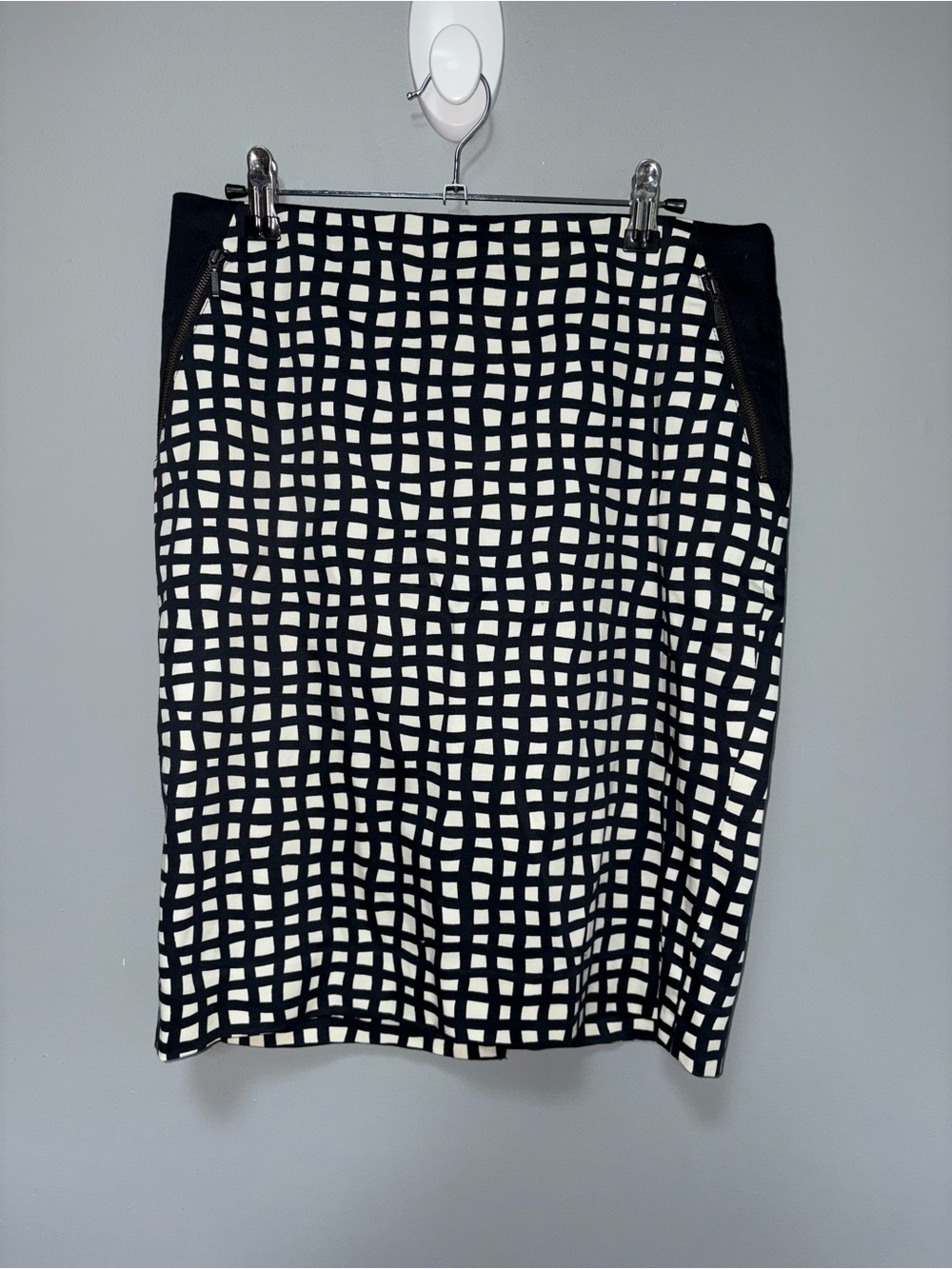 The Limited Black & White Grid Patterned Pencil Skirt Zipper Pockets Size 6